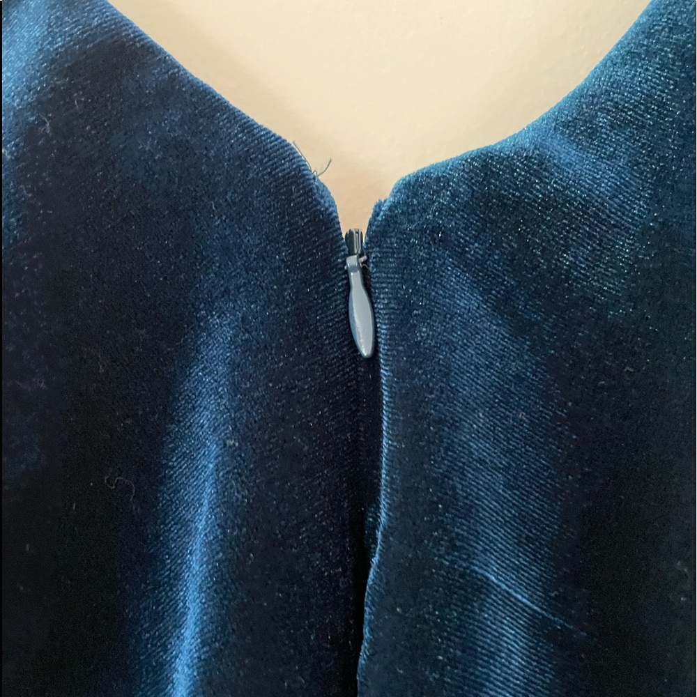 june & hudson Teal Velvet Midi Dress with Ruffle V-Neck - Picture 10 of 16